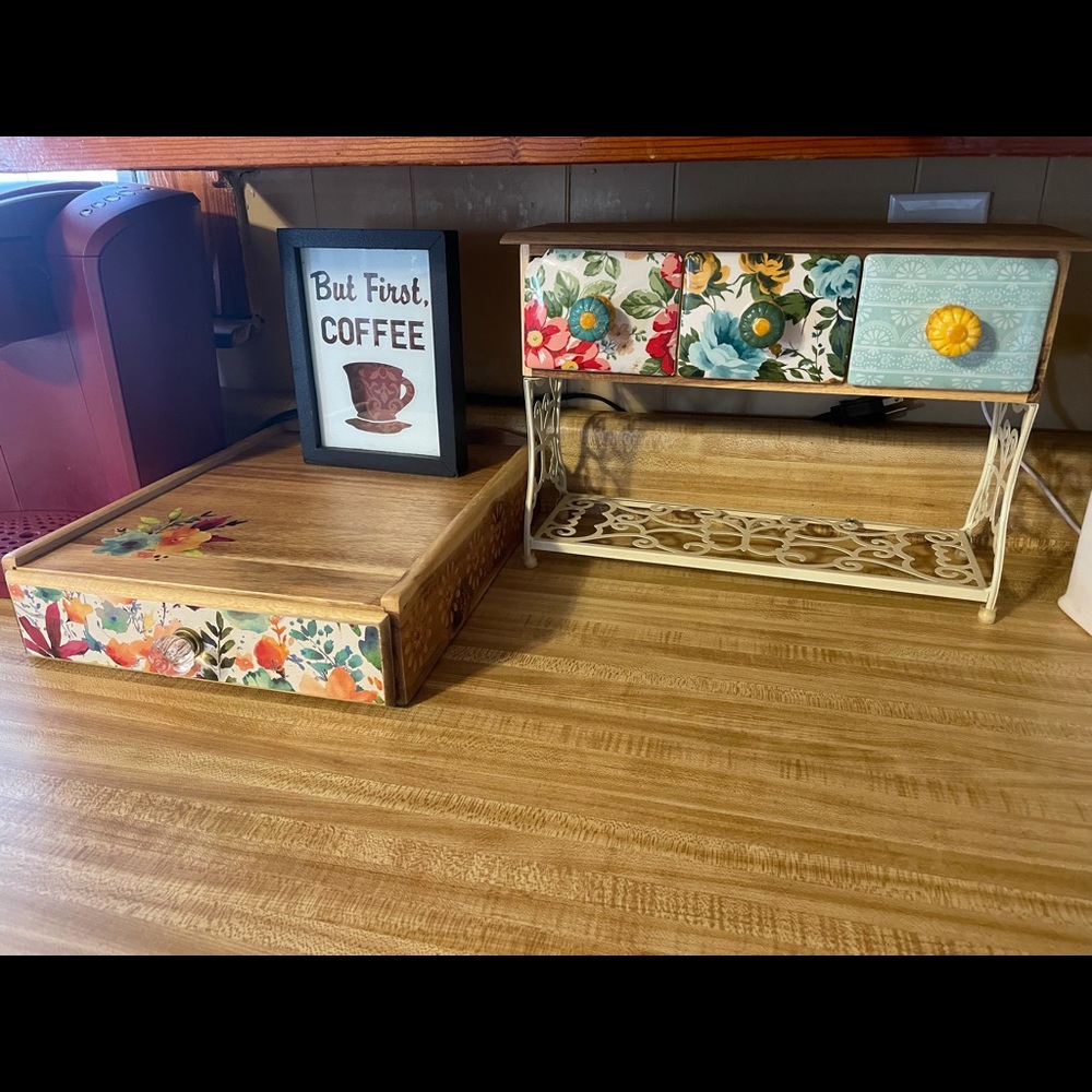 Pioneer Women collection, all are in great condition! Some new with tags